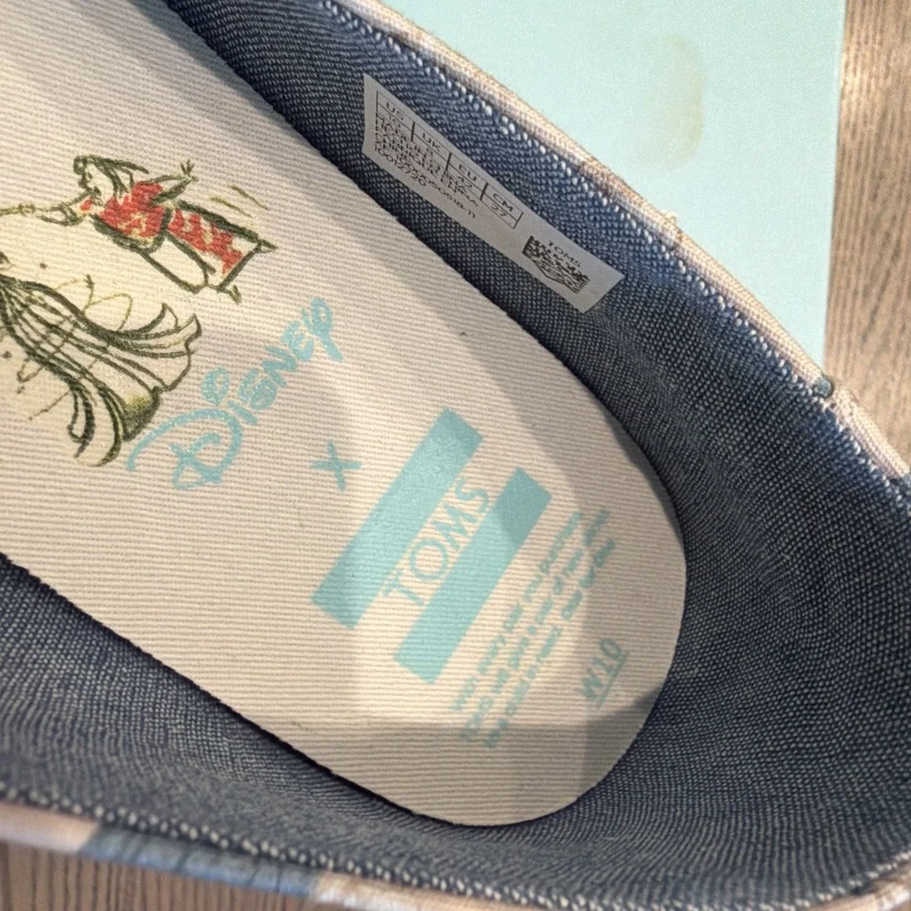 DISNEY X TOMS CLASSIC Pink Sleeping Beauty Slip-On Tennis Shoes Flats NIB 10